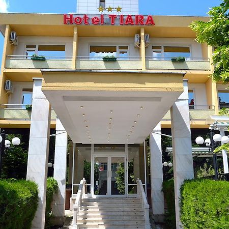 Hotel Tiara プロイェシュティ エクステリア 写真