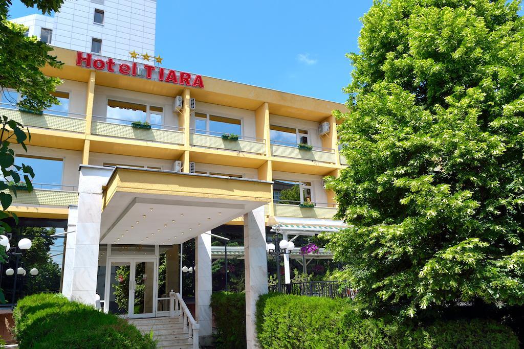 Hotel Tiara プロイェシュティ エクステリア 写真